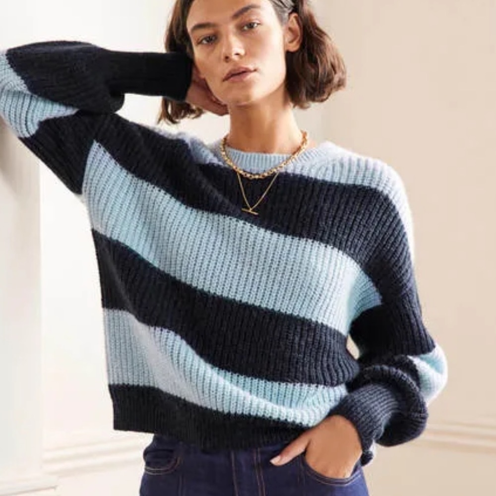 Boden Blouson Cuff Fluffy Sweater size 4